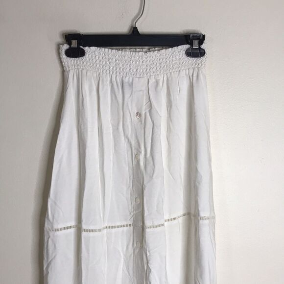 Shore line ladies long maxi skirt with embroidered flowers detail size large - Picture 2 of 11